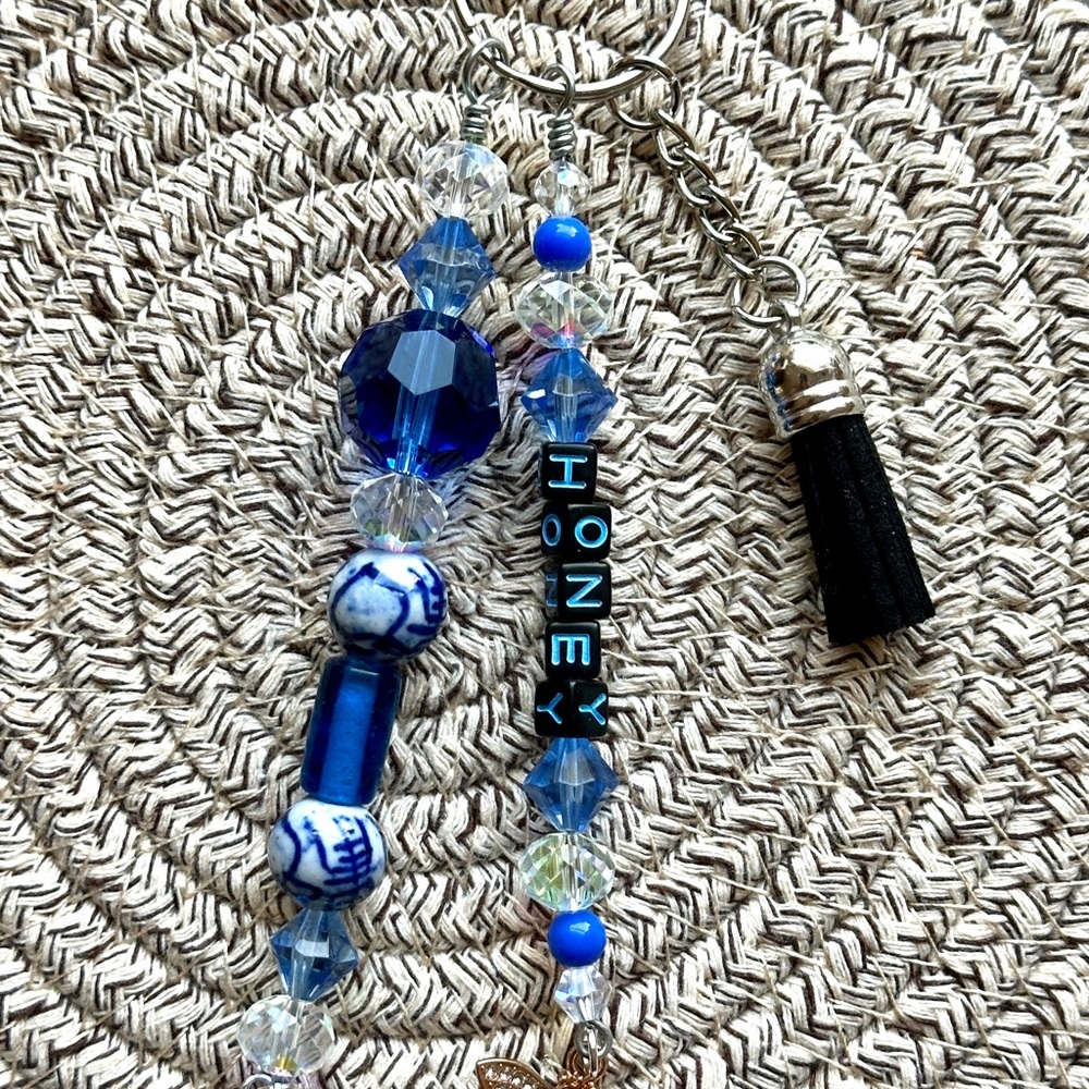 Keychain Purse charm Taylor Swift HONEY blue crystals Dekft beads tasseled